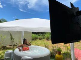 Kaz'Jacuzzi, Jardin et parking privé - Matoury, hotel v destinaci Matoury