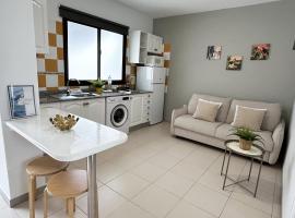 Фотографія готелю: Mahostly Apartamento Comillas PF