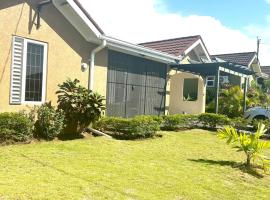 Seaview Villa at Stonebrook Manor, hotel en Falmouth