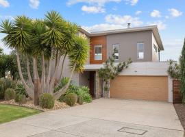 Saltwater Breeze Retreat, hotell Cowesis