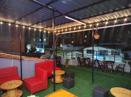 Absolute Hotel & Hostel Boutique, ξενοδοχείο σε Μεδεγίν