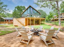 A picture of the hotel: Malakoff Lakefront Home with Dock, Fire Pit and More!