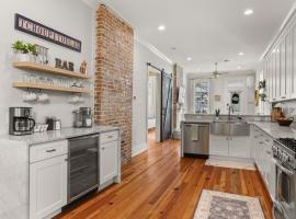 酒店照片: Beautiful Luxury 3 bed 2 bath Home in Uptown New Orleans! Close to Magazine Street, Universities, & French Quarter