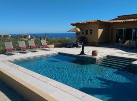 Foto do Hotel: Cabo Done Right 4 BDR and 3 BTH, Private Pool, Ocean, Whales