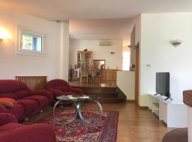 Hotel Photo: Villa Volpe - Free WiFi & Private Parking