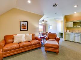 Hotel Photo: Springfield Studio Rental with Golf Course View!