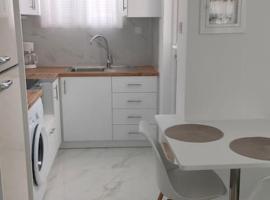 รูปภาพของโรงแรม: Apartment in Pyrgos Center