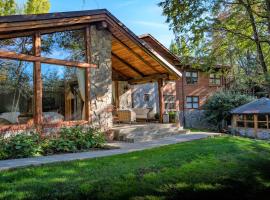 PURA Hotel, hotel em Coihaique