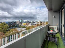 Hotel Photo: Clarendon St Chic Modern 2-Bedroom Apartment Escape