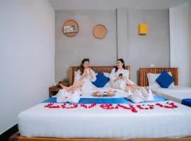 Grand Elevation Hotel