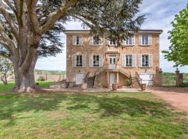 ホテル写真: Maison Laetitia - Amazing property with pool in the middle of vineyards