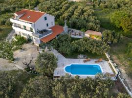 Villa Kucine Olives Garden, hotel in Kučine