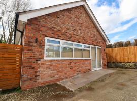 Hotel Photo: The bungalow at 46 Church St