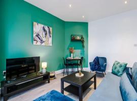 Foto di Hotel: Manchester 3 Bed with Parking! Sleeps 7!