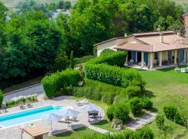 A picture of the hotel: VILLA COLLE 7&1, Emma Villas