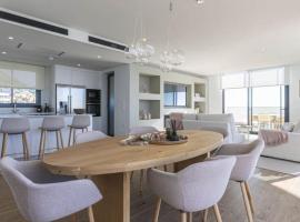 ホテル写真: Apartamento entero en primer línea del mar