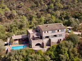 Hotel fotoğraf: Masia mit Swimmingpool für 8 Personnen