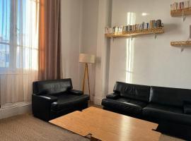 ホテル写真: Joli appartement au centre ville