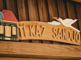 Chalet Tikaz Sandjo, hotel a Entre-Deux