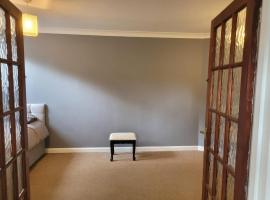 Hotel Photo: Stunning 1-Bed Apartment in Luton