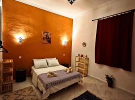 Hotel Photo: Arabian Nights Hideaway: Authentic Moroccan Style On Kasbah Avenue