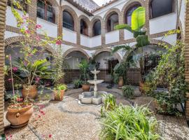 A picture of the hotel: Casa con patio María Auxiliadora