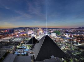 A picture of the hotel: Luxor Hotel & Casino by Suiteness