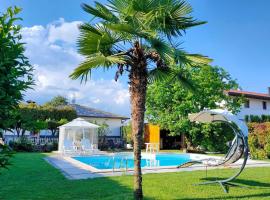 Hotel Foto: Pet Friendly Home In Loria With Kitchenette