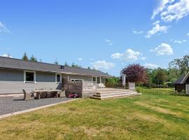 Hotel Photo: 3 Bedroom Gorgeous Home In Munka Ljungby