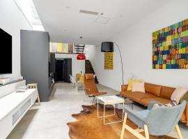 Hotelfotos: The Mod Striking Split Level Gem in Sydneys West