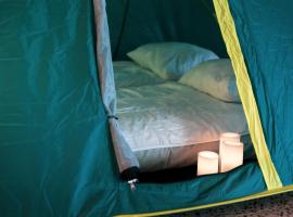 ホテル写真: Indoor Camping Pori