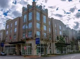 TRYP by Wyndham Savannah
