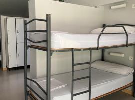 Albergue de Villava, hotel in Villava