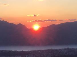 होटल की एक तस्वीर: Appartement avec vue sur le lac du Bourget