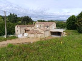 Hotel foto: Ancienne ferme tranquille en Haute Ardèche