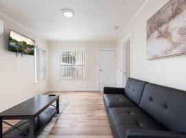Hotel Photo: Spacious 2-Bedroom in Lively LA