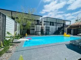 Penguin Villa Resort & Bistro