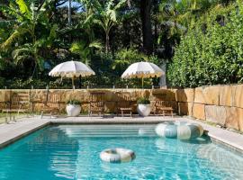 Hotel Photo: Very Luxury Holiday Villa With Large Indoor Pool