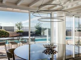 Zdjęcie hotelu: 5 bedrooms Penthouse with pool in Milano