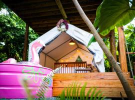 酒店照片: El Yunque Glamping with River View