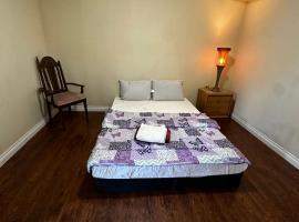 מלון צילום: Lovely Cozy Stay At Brampton- Bus stop, Transit, Plaza Walking Distance B5!