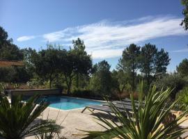 A picture of the hotel: Maison avec piscine au calme sans vis à vis