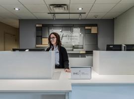 Holiday Inn Express Hotel & Suites Saint - Hyacinthe by IHG, hotel sa Saint-Hyacinthe