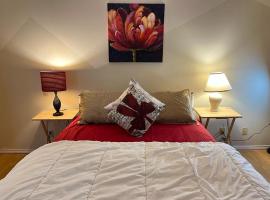 Foto di Hotel: Private Room in Surrey Near Shopping, Restaurants, Transit to Skytrain