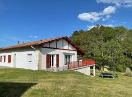 Фотографія готелю: Charmante maison basque entre ville et campagne