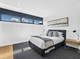 Hotel Photo: Stylish Studio with Great Amenities near Beachside