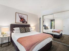 ホテル写真: Chic 2-Bed Oasis in South Melbourne's Heart