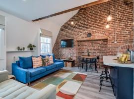 Фотография гостиницы: Central Belfast Apartments Queen's Lofts