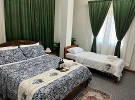 La Wood Homestay near Kuala Besut Jetty, ξενοδοχείο σε Kampung Kuala Besut