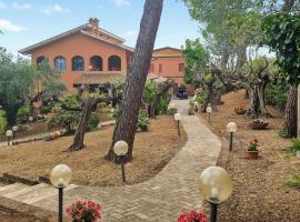 Hotel foto: Beautiful Home In Moscufo With Outdoor Swimming Pool